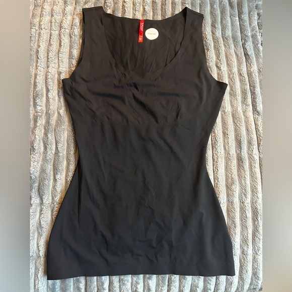 Spanx thinstincts black shapewear tank top base layer - Picture 2 of 10